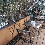 Apartment Hommy Lab - Stylish And Modern With Super Kitchen, Separate Entrance, Free Parking *
