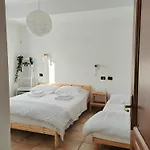 Hommy Lab - Stylish And Modern With Super Kitchen, Separate Entrance, Free Parking *