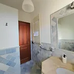 Hommy Lab - Stylish And Modern With Super Kitchen, Separate Entrance, Free Parking Apartment
