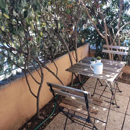 Lägenhet Hommy Lab - Stylish And Modern With Super Kitchen, Separate Entrance, Free Parking *