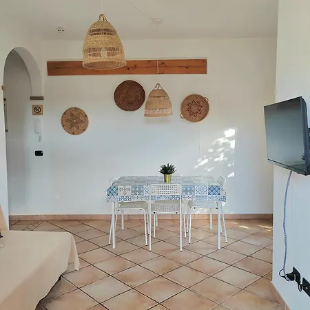 Hommy Lab - Stylish And Modern With Super Kitchen, Separate Entrance, Free Parking 아파트 *
