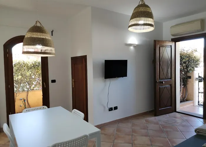 Hommy Lab - Stylish And Modern With Super Kitchen, Separate Entrance, Free Parking Apartamento