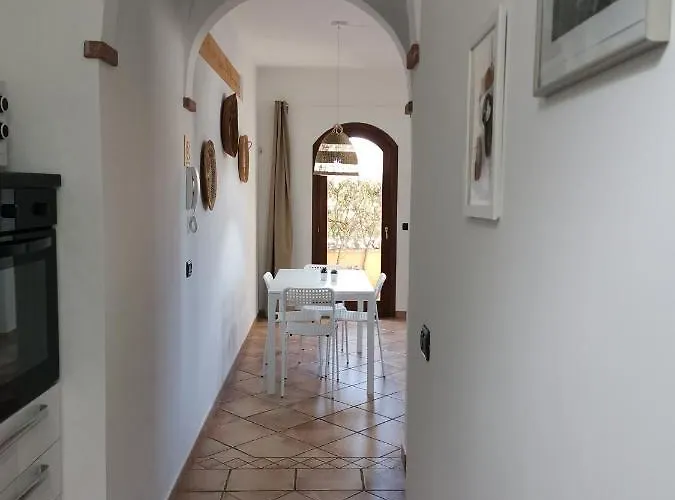 Apartamento Hommy Lab - Stylish And Modern With Super Kitchen, Separate Entrance, Free Parking