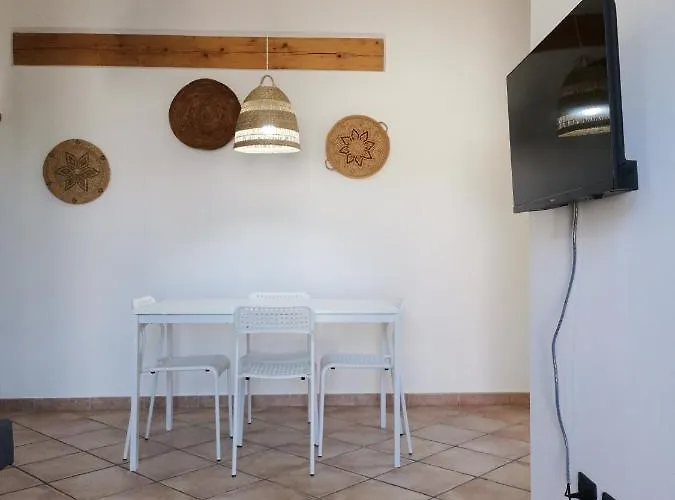 Hommy Lab - Stylish And Modern With Super Kitchen, Separate Entrance, Free Parking