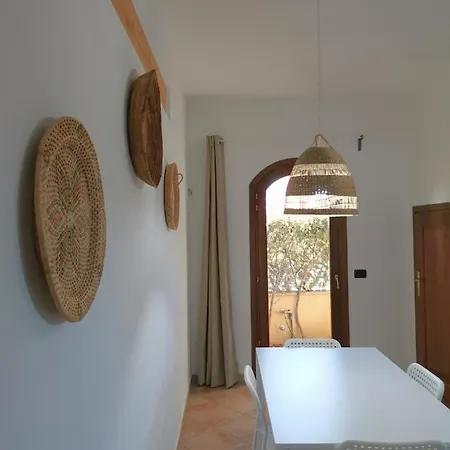 Hommy Lab - Stylish And Modern With Super Kitchen, Separate Entrance, Free Parking Olbia