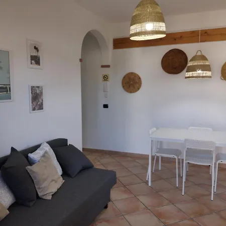 Hommy Lab - Stylish And Modern With Super Kitchen, Separate Entrance, Free Parking * Olbia