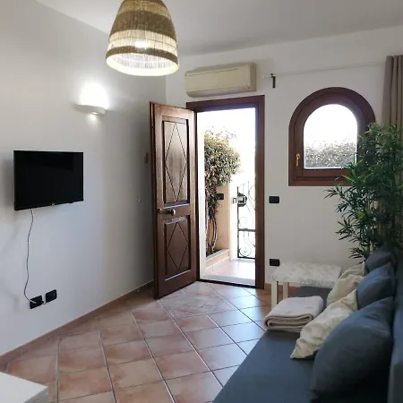 Hommy Lab - Stylish And Modern With Super Kitchen, Separate Entrance, Free Parking * Olbia