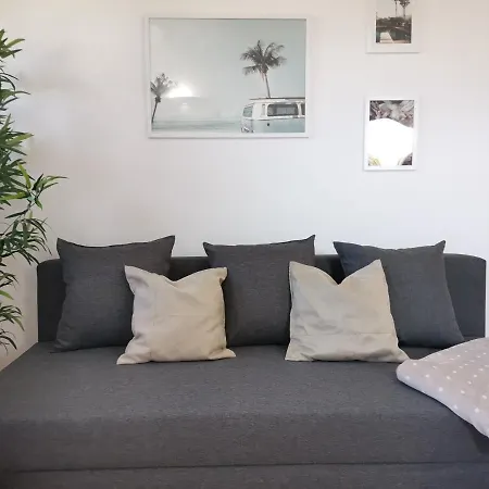 Apartamento Hommy Lab - Stylish And Modern With Super Kitchen, Separate Entrance, Free Parking