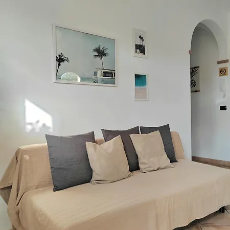 Hommy Lab - Stylish And Modern With Super Kitchen, Separate Entrance, Free Parking شقة