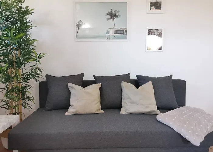 Апартаменты Hommy Lab - Stylish And Modern With Super Kitchen, Separate Entrance, Free Parking