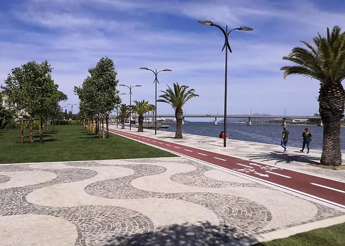 Hommy Lab - Stylish And Modern With Super Kitchen, Separate Entrance, Free Parking Апартаменты *