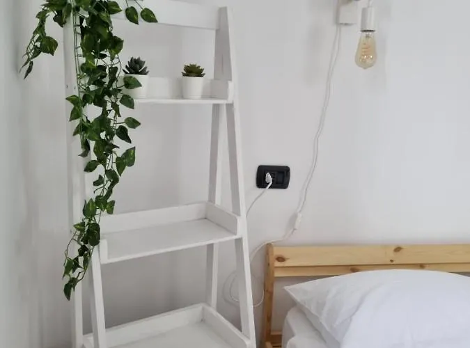 Hommy Lab - Stylish And Modern With Super Kitchen, Separate Entrance, Free Parking *