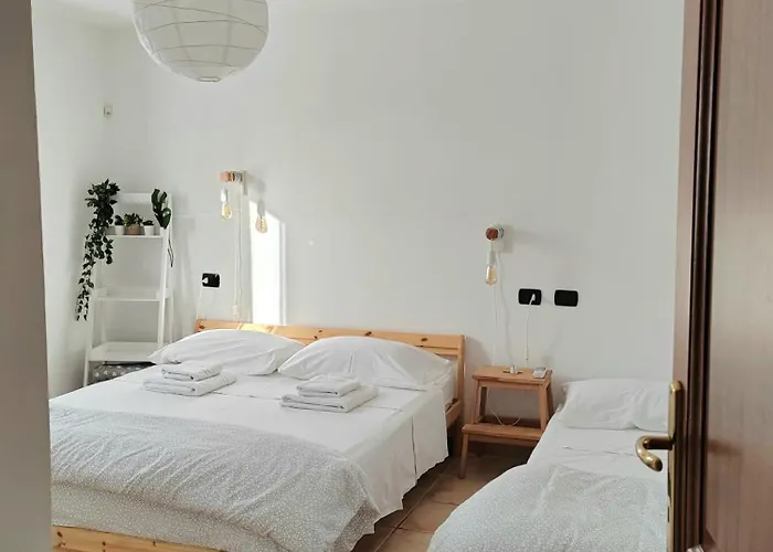 Hommy Lab - Stylish And Modern With Super Kitchen, Separate Entrance, Free Parking *