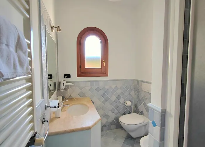 Апартаменты Hommy Lab - Stylish And Modern With Super Kitchen, Separate Entrance, Free Parking *