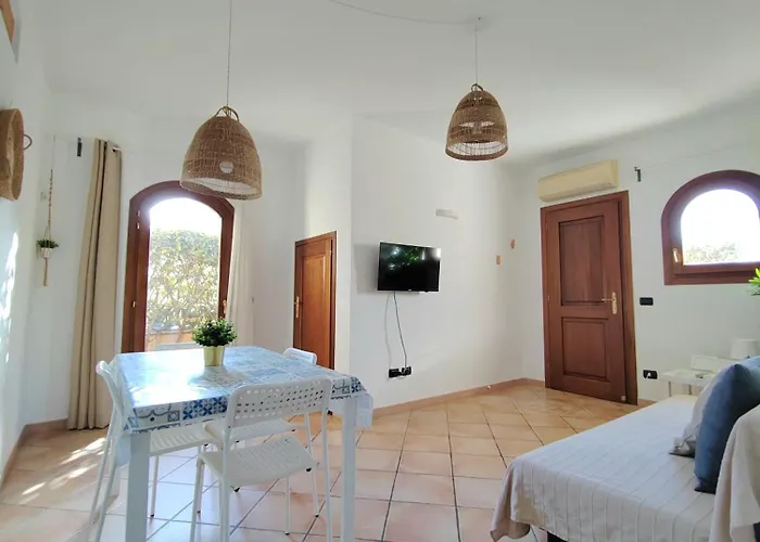 Hommy Lab - Stylish And Modern With Super Kitchen, Separate Entrance, Free Parking * Olbia